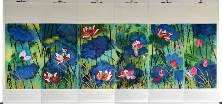 映日荷花别样红